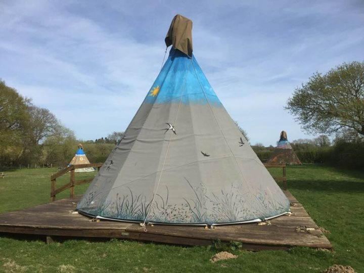 Big Sky Tipi Holidays Wartling Екстериор снимка