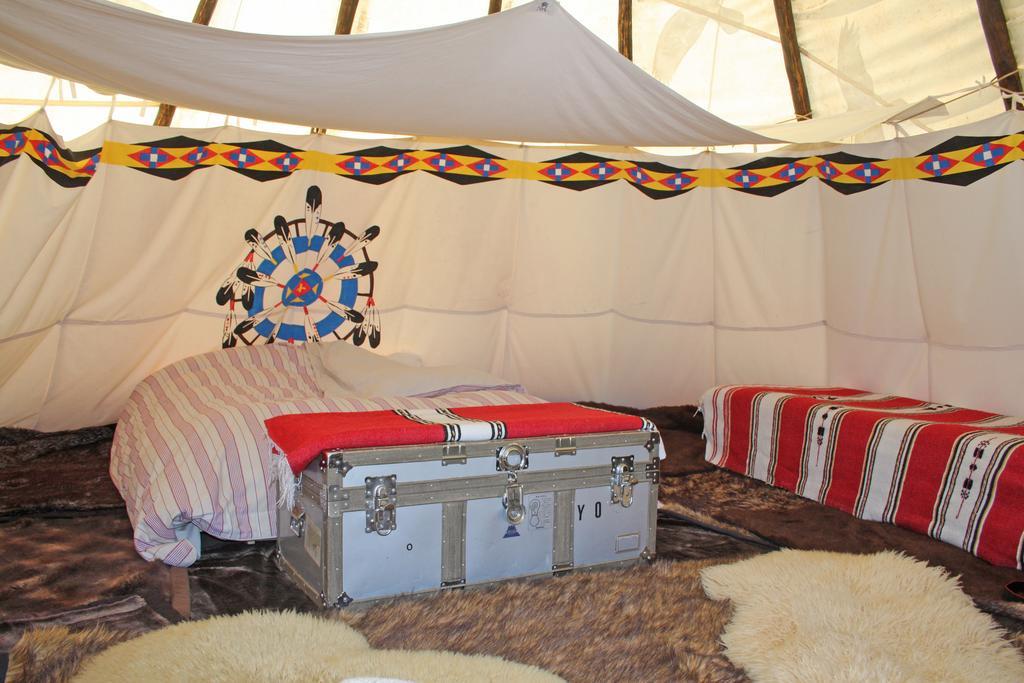 Big Sky Tipi Holidays Wartling Екстериор снимка